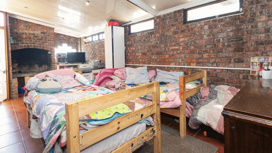 3 Bedroom Property for Sale in Peerless Park North Western Cape